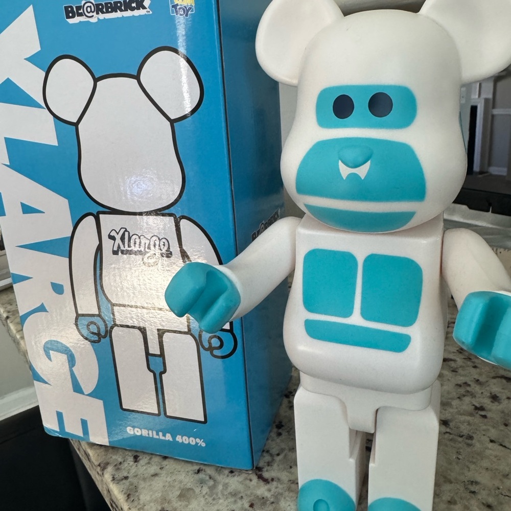 Medicom Toy BE@RBRICK XLARGE Little Friend White 400%